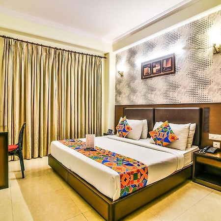 Hotel Alpine Tree New Delhi Bagian luar foto