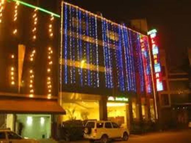 Hotel Alpine Tree New Delhi Bagian luar foto
