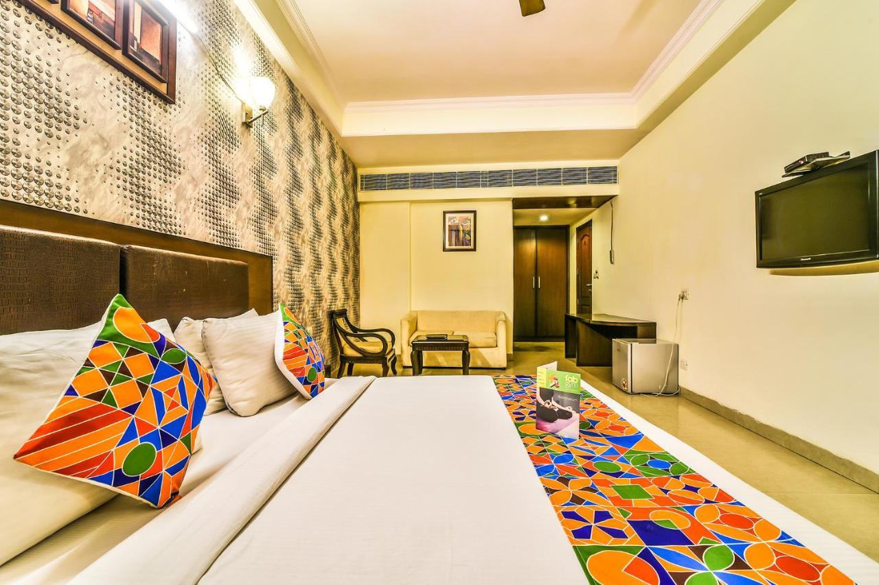 Hotel Alpine Tree New Delhi Bagian luar foto