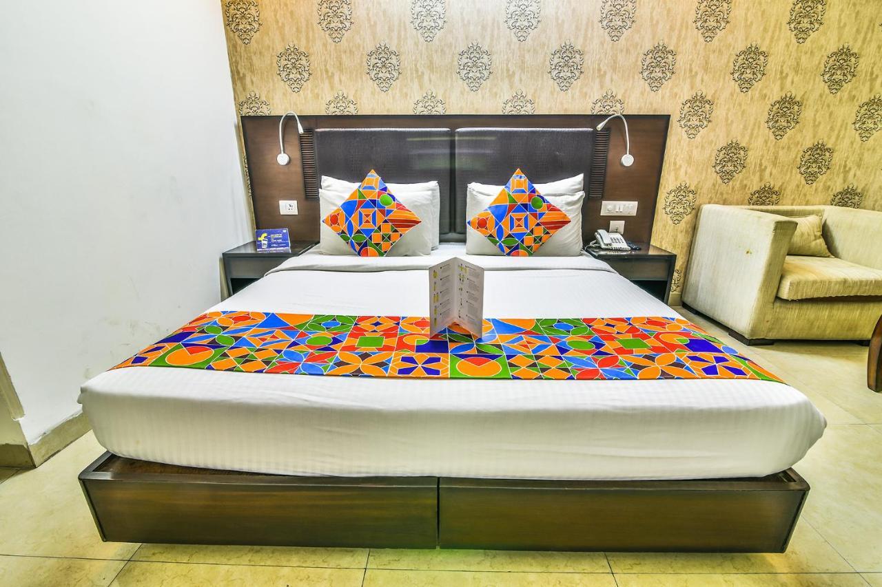 Hotel Alpine Tree New Delhi Bagian luar foto