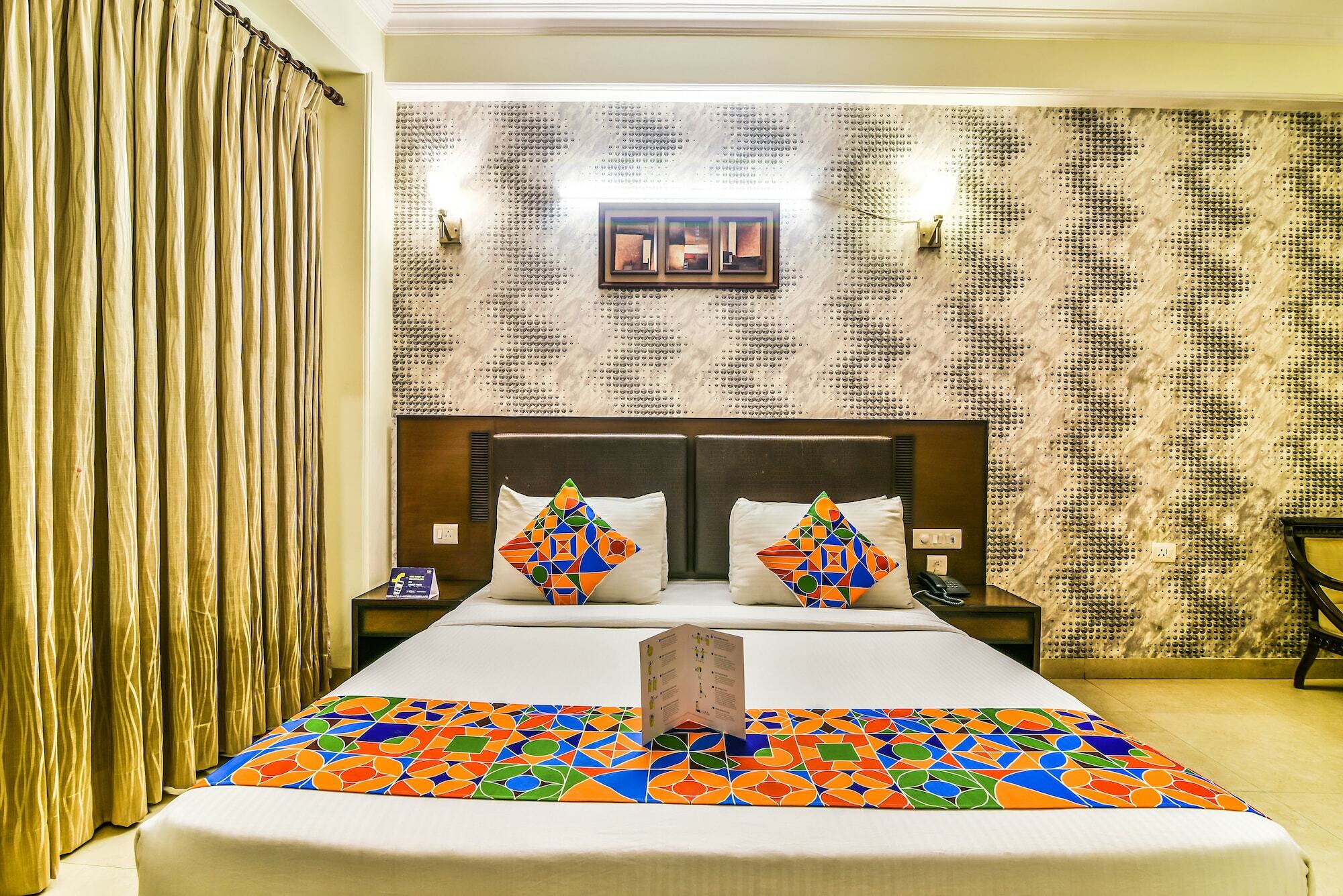 Hotel Alpine Tree New Delhi Bagian luar foto