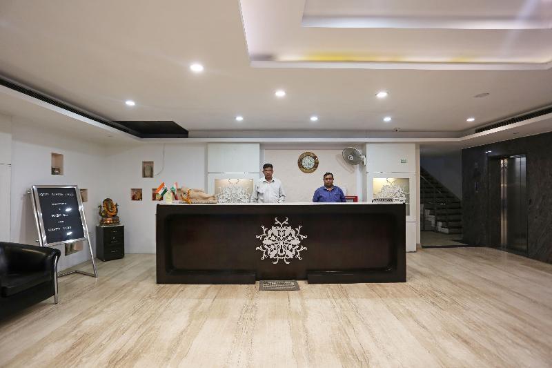 Hotel Alpine Tree New Delhi Bagian luar foto